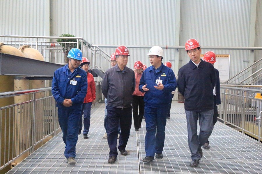 20-2016年5月，國家水利部原副部長朱登銓一行蒞臨金徽股份調(diào)研項(xiàng)目建設(shè)工作。.jpg