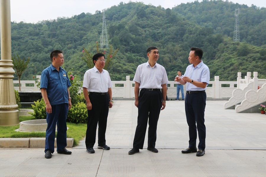 24-2018年8月，全省綠色礦山建設(shè)現(xiàn)場會在金徽股份召開，時(shí)任副省長李斌出席會議并做重要講話。.jpg