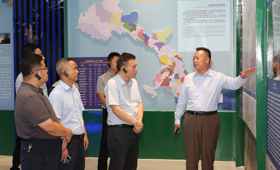 10.3-2022年08月，省科技廳副廳長牛振明蒞臨金徽股份指導(dǎo)工作。.jpg