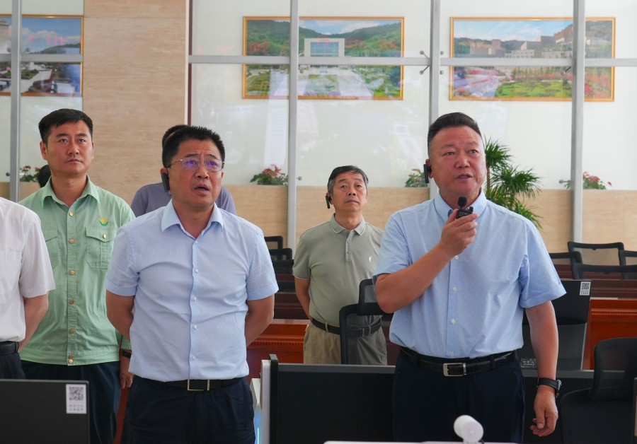 省自然資源廳黨組書記、廳長張曉軍蒞臨金徽股份調(diào)研綠色礦山建設(shè)工作_副本.jpg