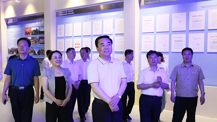 省委常委、省委統(tǒng)戰(zhàn)部部長馬廷禮蒞臨金徽股份調(diào)研