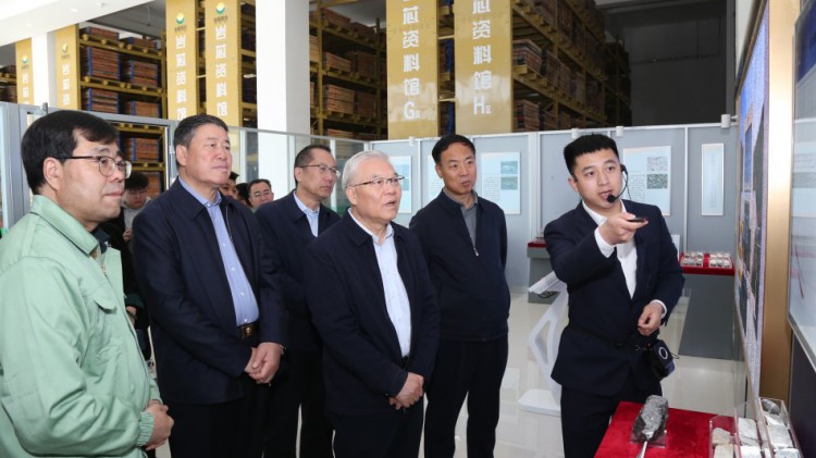 全國政協(xié)常委、省政協(xié)副主席尚勛武蒞臨金徽股份調(diào)研綠色礦山建設(shè)工作